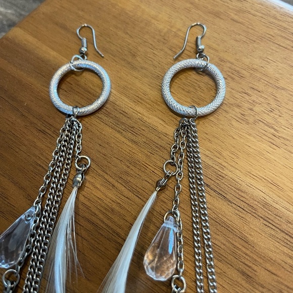 BOHO DROP HANGING FEATHER/CHAIN EARRINGS - Picture 4 of 5